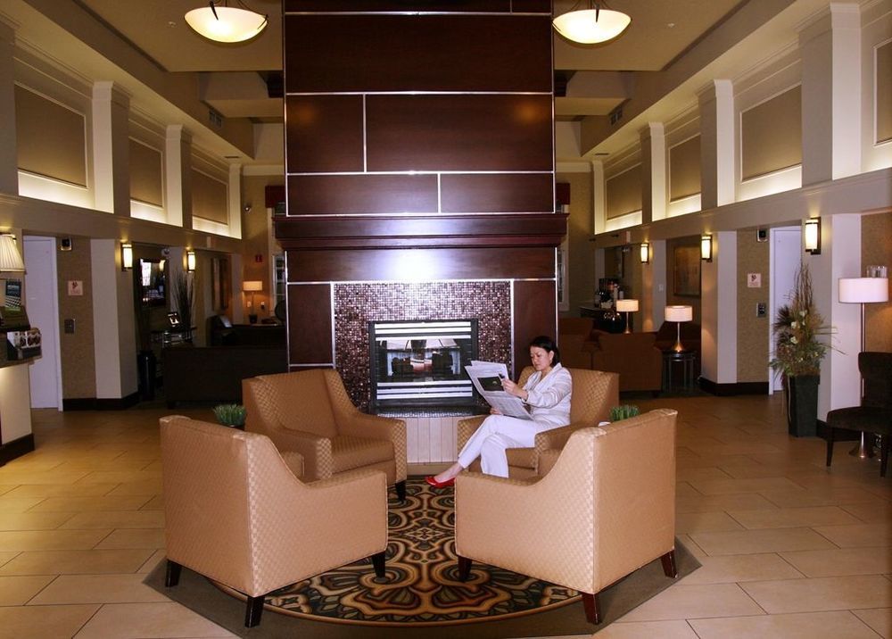 Hampton Inn & Suites By Hilton Calgary-Airport Dalaman gambar